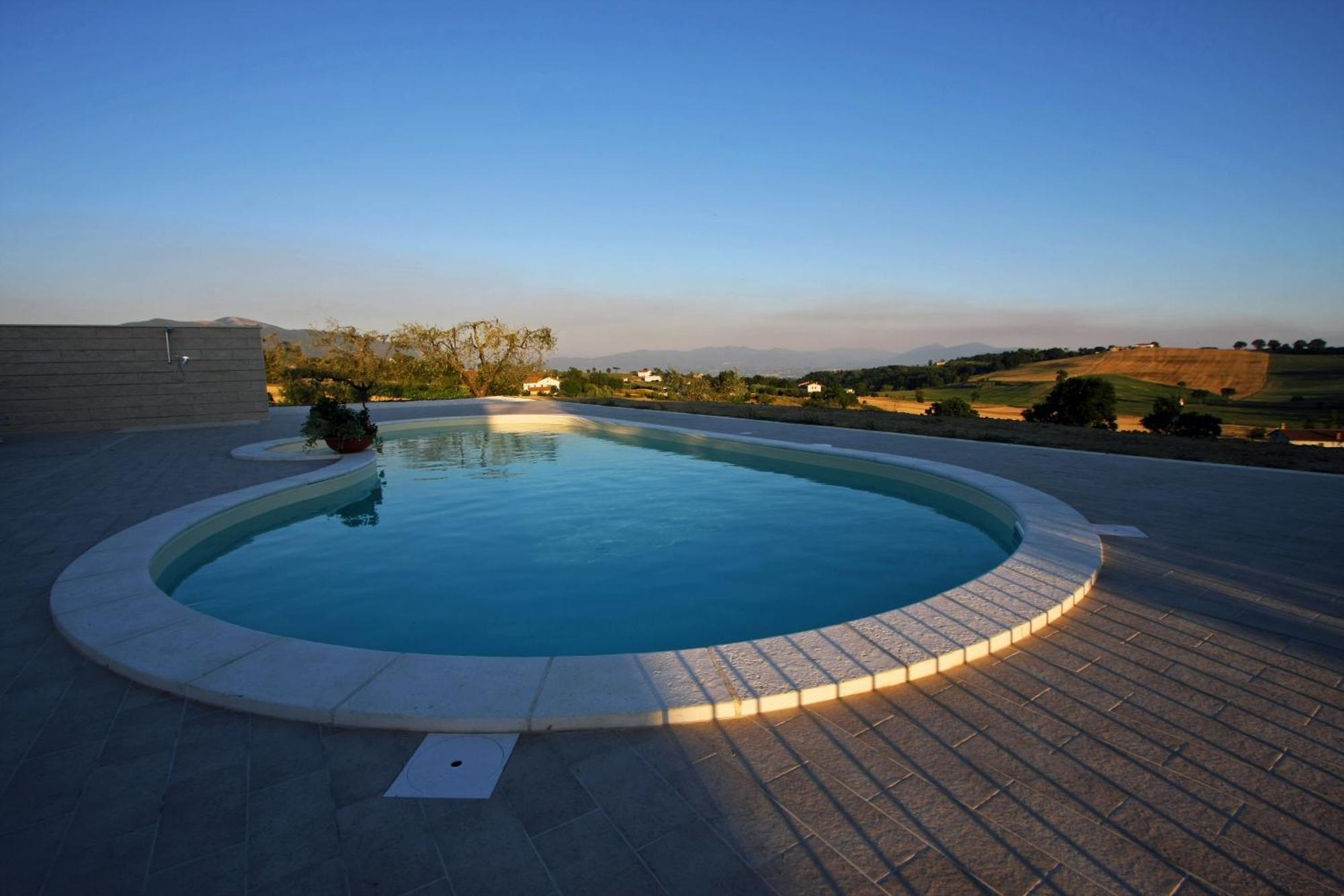 La Collina Del Girasole Villa Montecastrilli ภายนอก รูปภาพ